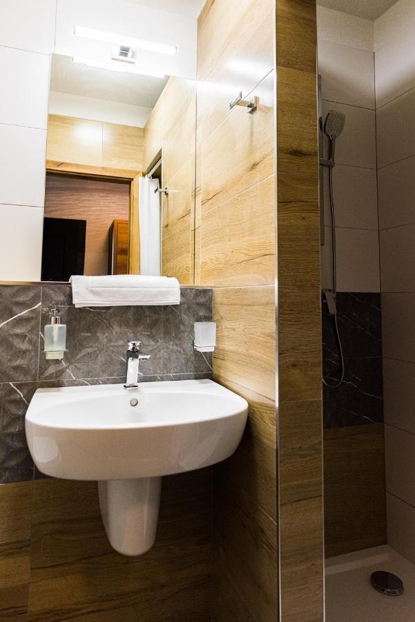 Hotel Carrera ريمافسكا سوبوتا المظهر الخارجي الصورة